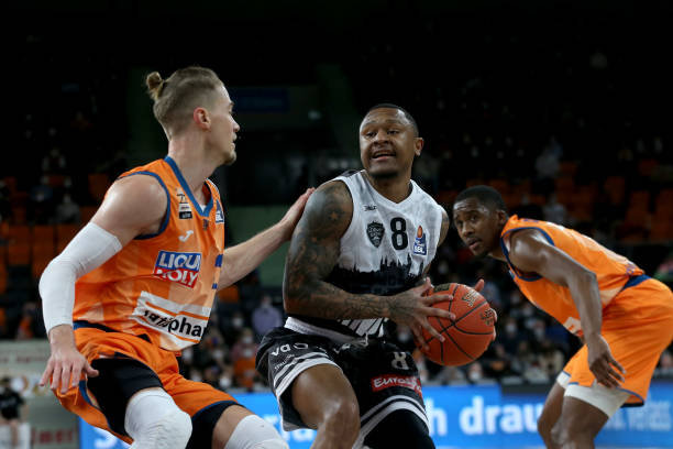 命运掌握在 命运掌握在