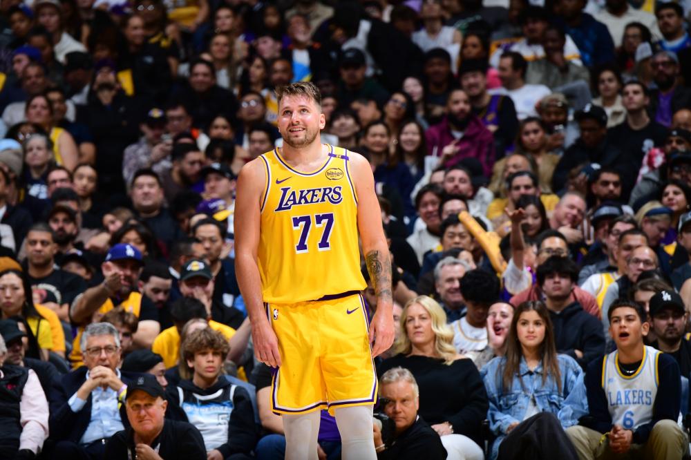 场上气氛紧 场上气氛紧